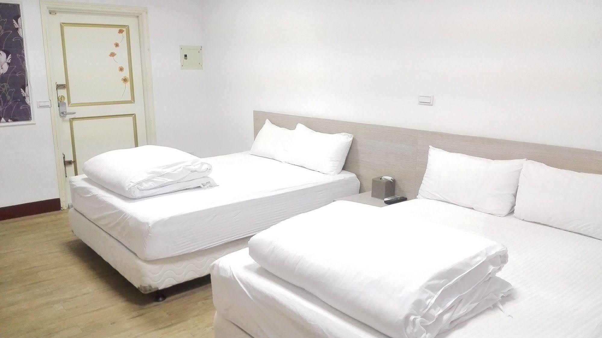 โอ๊ค การ์เดน โฮสเต็ล Apartment เมืองฮวาเหลียน ภายนอก รูปภาพ