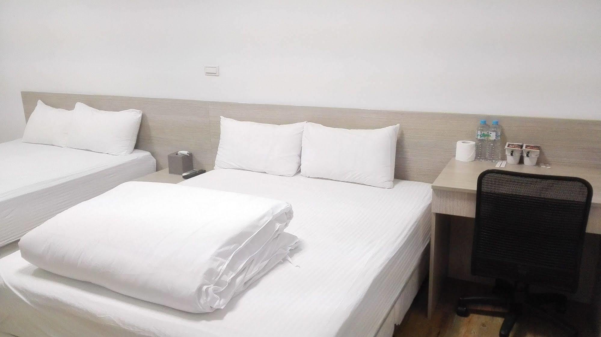 โอ๊ค การ์เดน โฮสเต็ล Apartment เมืองฮวาเหลียน ภายนอก รูปภาพ