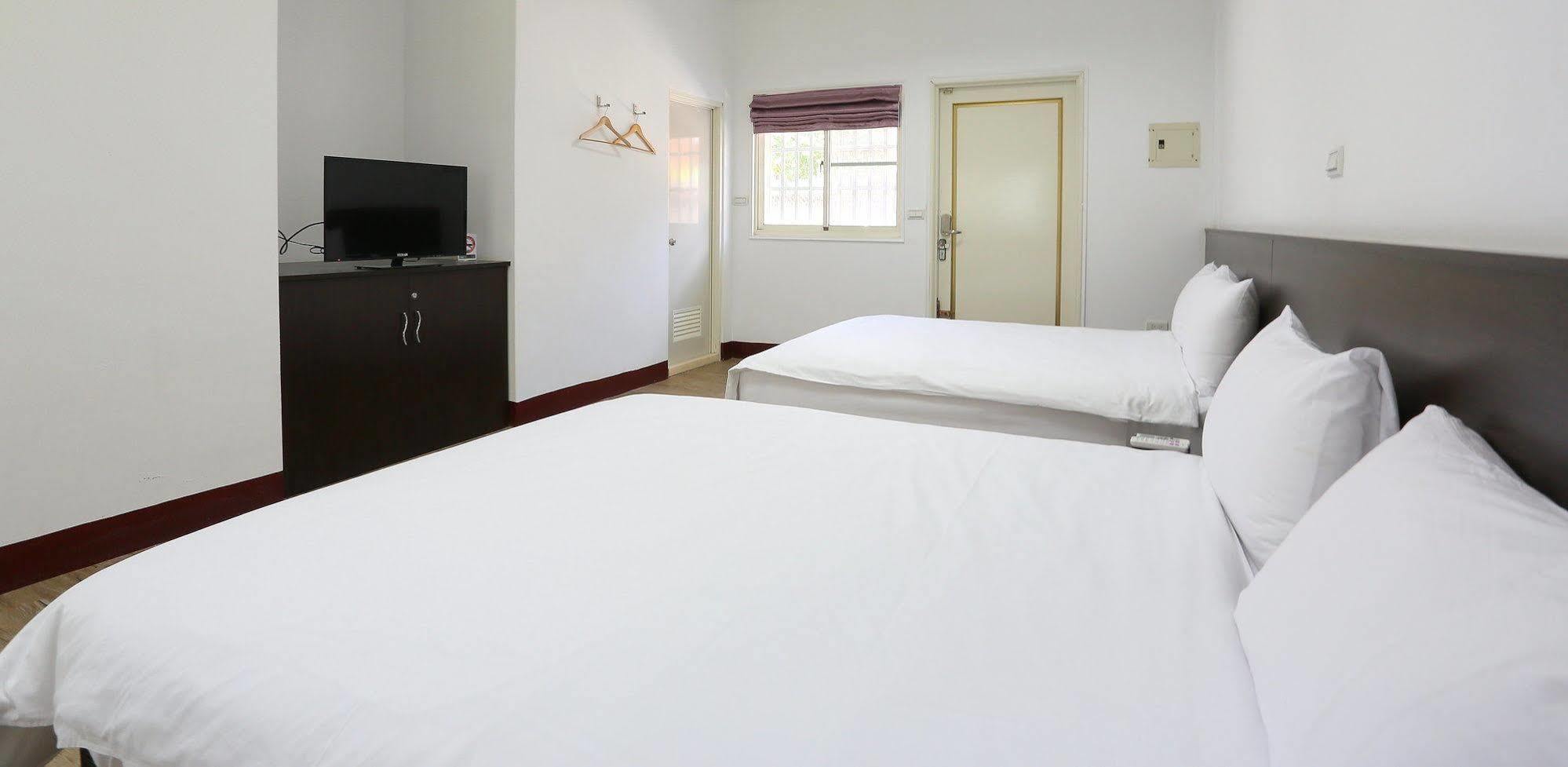โอ๊ค การ์เดน โฮสเต็ล Apartment เมืองฮวาเหลียน ภายนอก รูปภาพ