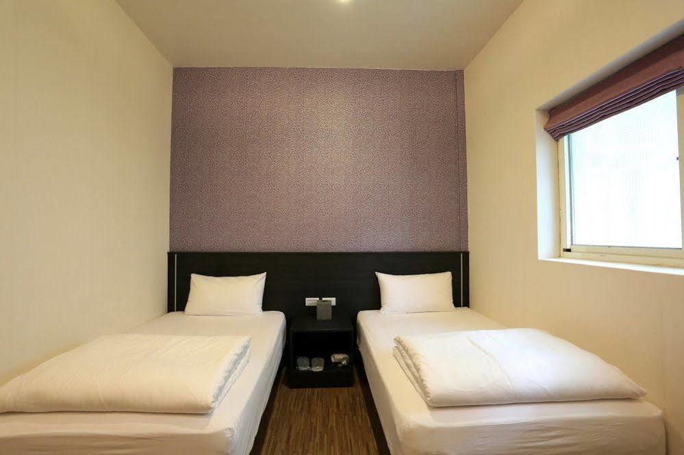 โอ๊ค การ์เดน โฮสเต็ล Apartment เมืองฮวาเหลียน ภายนอก รูปภาพ